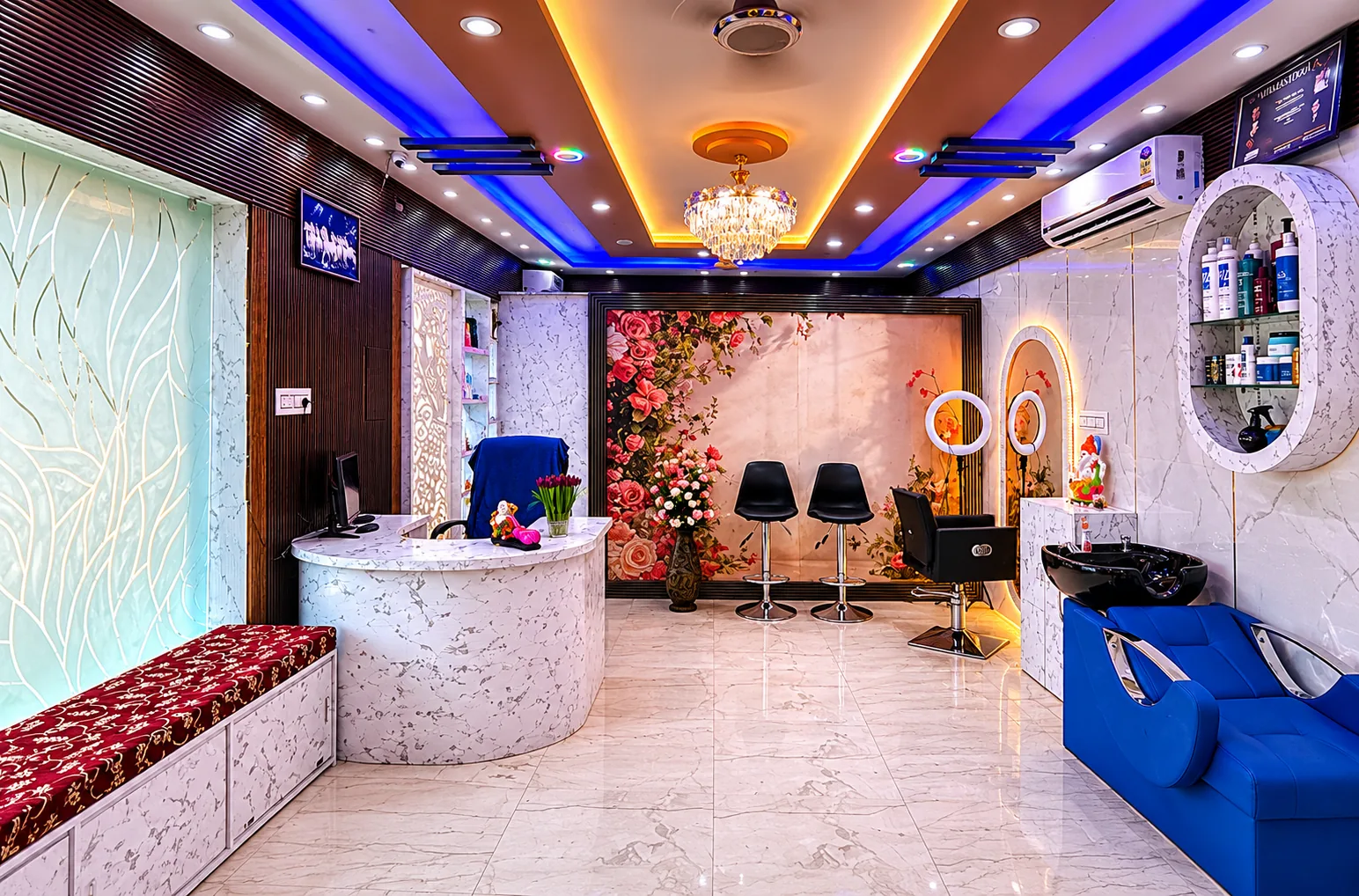 Premium salon mirror setup with modern lighting